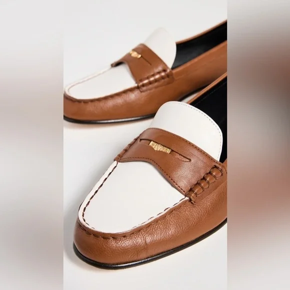 Penny Loafer (Women)
Veronica Beard
Women - Picture 2 of 15